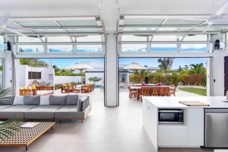 Long Bay Villa | TOP Rated Private Villa with Pool, Beach Access, Resort Amenities - White Villas v10
