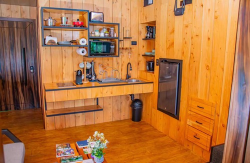 Monterrey Cabin | Top Rated Romantic Arenal Cabin – Couples’ Hot Tub Getaway & Pool