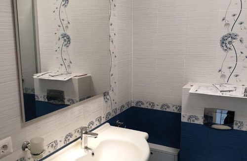 Bacau Apartment | Topaz Central Apartment