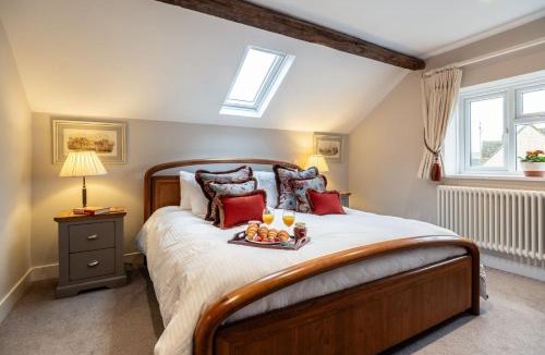 Moreton-in-Marsh House | Topside