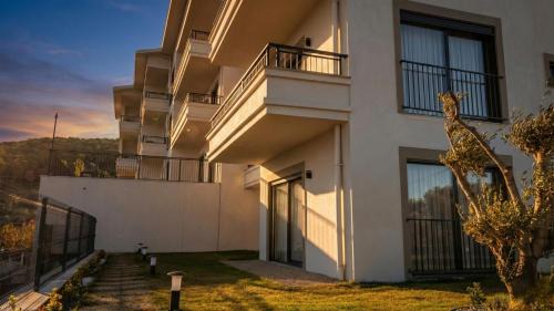 Tire Apartment | TopTepeHome