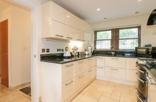 Darley Dale Cottage | TORESTYN, family friendly, with a garden in Darley Dale