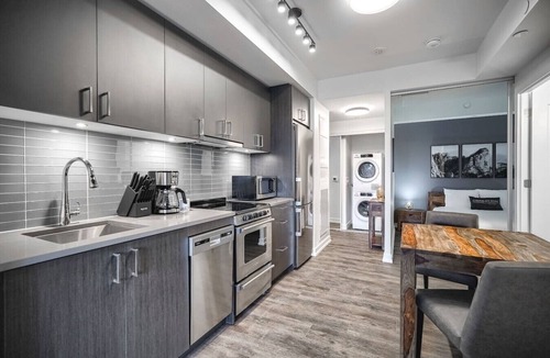 Bay Cloverhill Apartment | Toronto - 2 Bedrooms Apartment