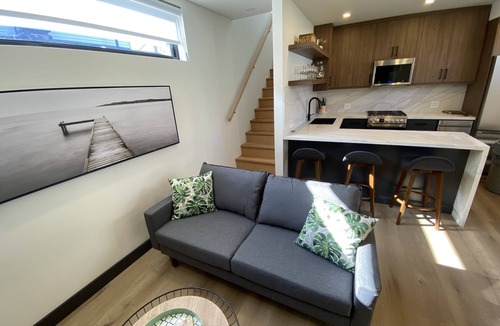 Upper Beaches House | Toronto Beaches 2 Bedroom Laneway House