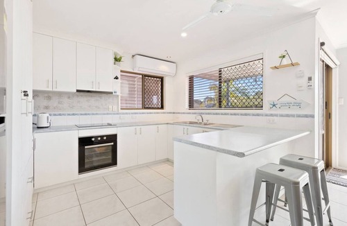 Torquay House | Torquay Beach Splendour An Expansive Family Stay