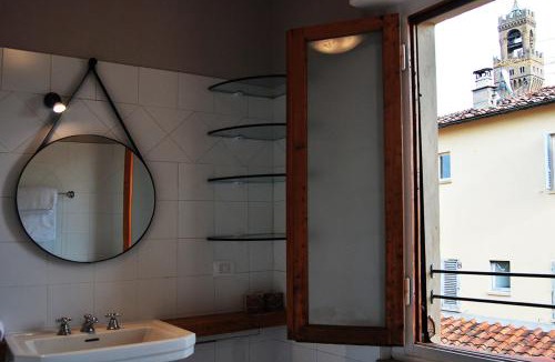 San Giovanni Apartment | Torre Lambertesca