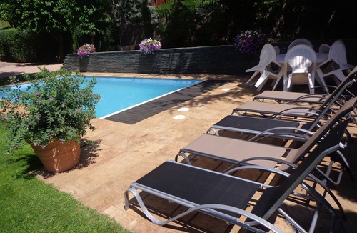 Galapagar House | Torrelodones: House with shared garden and pool 25 min from Madrid. Wifi
