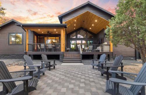 Torreon House | Torreon New Build w/Deck & Outdoor Entertainment