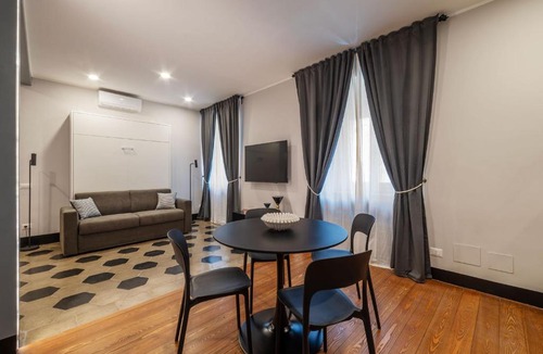 Rione XVI Ludovisi Apartment | Toscana 2 - FromHometoRome
