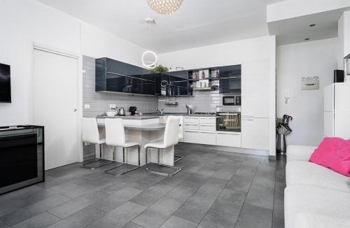 Crescenzago Apartment | Toscanelli bright Apartment close to San Raffaele Hospital