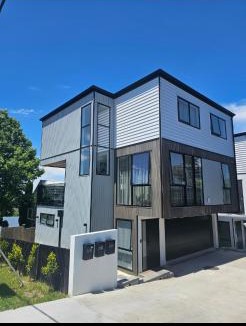 Mairangi Bay House | Totally Private Room & Bathroom