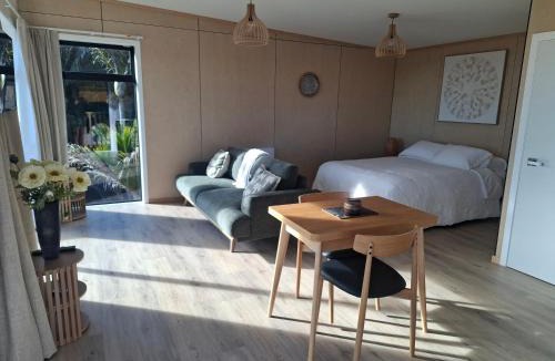 Tata Beach Ski Chalet | Totaranui Accommodation Chalet One