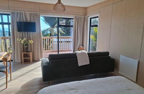 Tata Beach Ski Chalet | Totaranui Accommodation Chalet One
