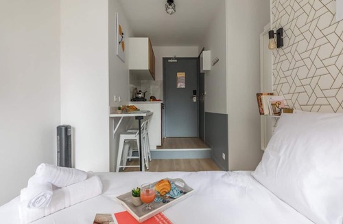 15th Arrondissement Apartment | Tour Eiffel - Saint-Charles 13: cosy flat for 2