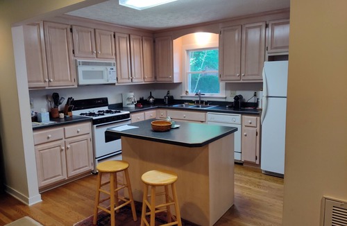 Zanoni House | Tour Historic Gloucester Courthouse - walk to Main Street!