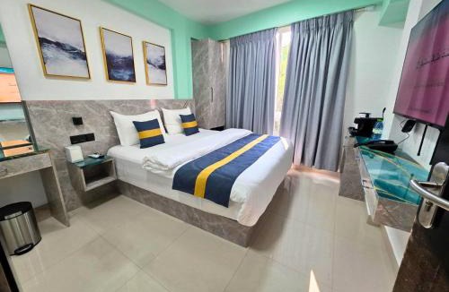 Male House | Tour Inn
