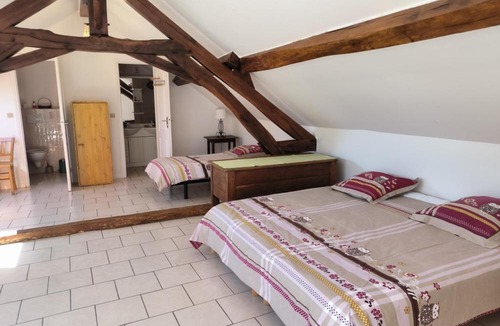 Mhere House | Tout Crin