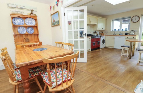 Yarmouth Cottage | TOVAH, character holiday cottage, with open fire in Yarmouth