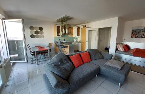 Kaisermuhlen Apartment | Tower Apartment with private terrace next to UNO
