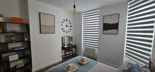 Riverside House | Tower Bridge spacious KING BEDROOM in Friendly Homestay near London Bridge Station