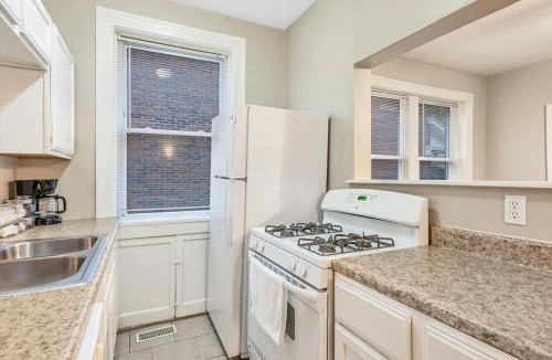 Southwest Garden House | Tower Grove Getaway sleeps 8