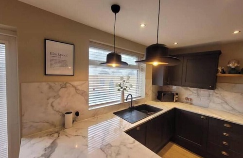 Blackpool Town Center Apartment | Tower Suites