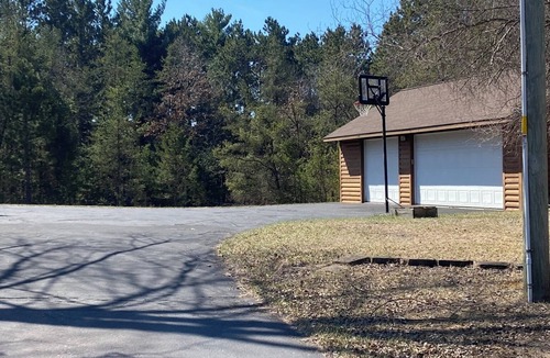 Wisconsin Dells House | Towering Pines Lodge: A Hidden Haven 10 Miles from Wisconsin Dells