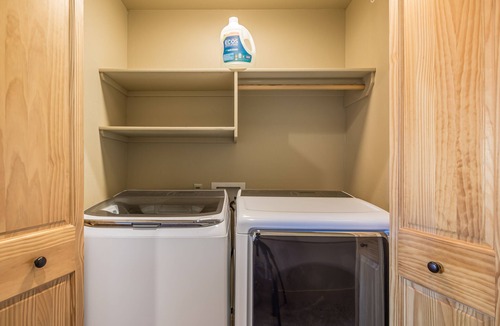 Big Sky House | Town Center Modern Rustic Townhouse - Contactless Check In