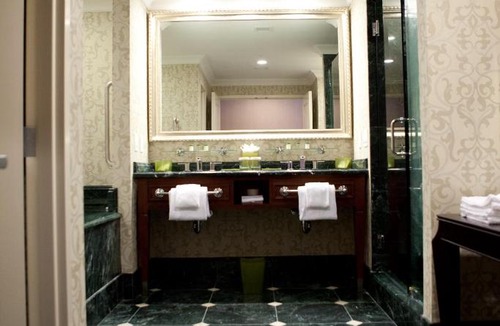 West Ashley Hotel | Town & Country Inn and Suites