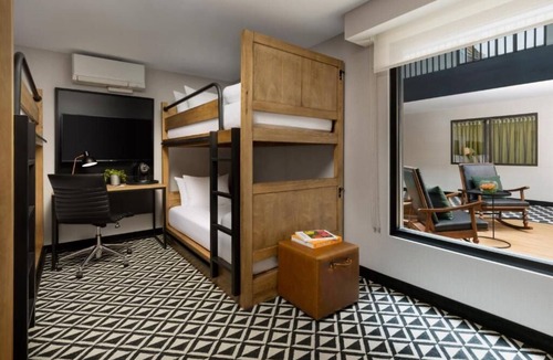 Brookline Hotel | Town House Bunk Room at Arcadian Hotel! Near Coolidge Corner Theatre