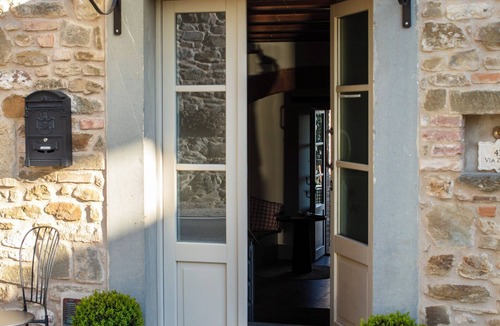 Bucine House | Town house with garden in charming Tuscan hilltop village