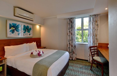 Greater Johannesburg Metropolitan Area Hotel | Town Lodge Waterfall, Midrand