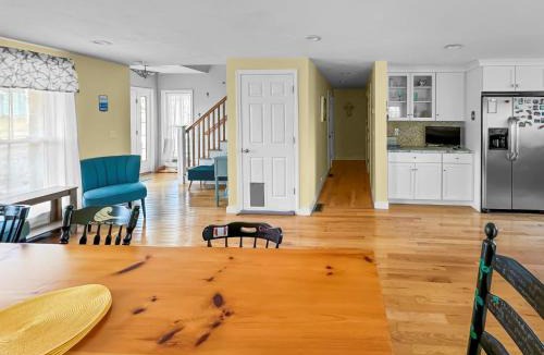Sandwich House | Town Neck Beachside Hideaway