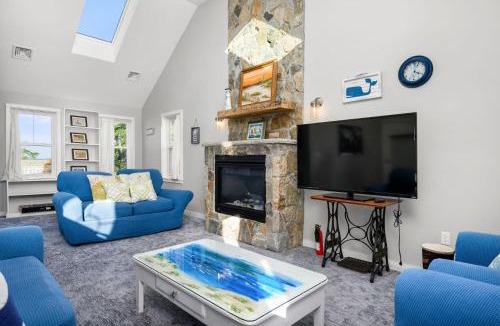 Sandwich House | Town Neck Beachside Hideaway
