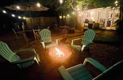 Bridgehampton Cottage | Town walking distance-Bridgehampton Cottage
