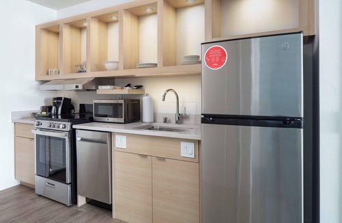 West Bend Hotel | TownePlace Suites by Marriott Milwaukee West Bend