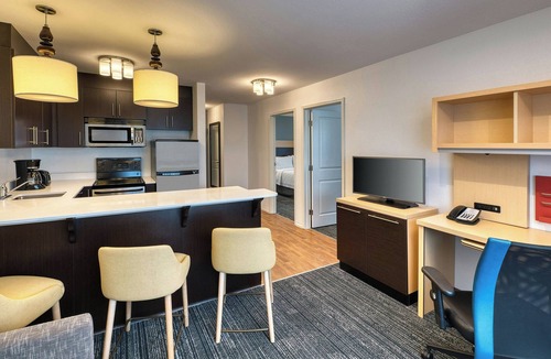 Red Deer Hotel | Towneplace Suites by Marriott Red Deer