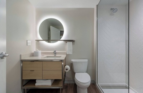 Sidney Hotel | Towneplace Suites By Marriott Victoria Airport Sidney