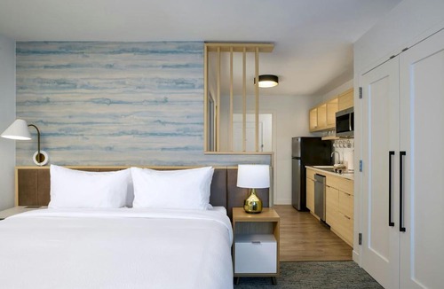 Sidney Hotel | TownePlace Suites by Marriott Victoria Airport Sidney