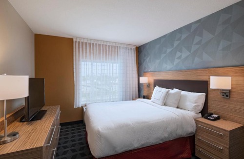 Naples Hotel | TownePlace Suites by Marriott Naples