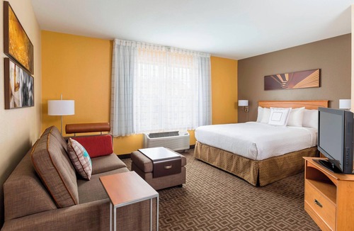 North Mountain Hotel | TownePlace Suites By Marriott Phoenix North