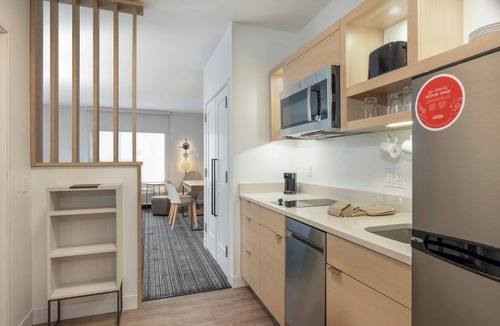 Hadley Hotel | TownePlace Suites by Marriott Hadley Amherst