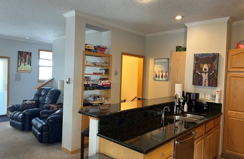 Wildernest House | Townhome - 2 living areas - private hot tub - Dog friendly - Great Hiking