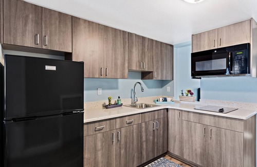Melbourne Beach House | Townhome # 3 Private Beach, Saltwater pool Family Vacation- Sleeps 8