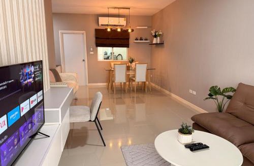 Pruksa Ville Lanna House | Townhome 3BR 2baths near Airport and Old town