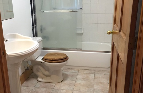 Gainesville Apartment | Townhome in downtown, walk to bars, restaurants, Bo Diddly park and Depot Park