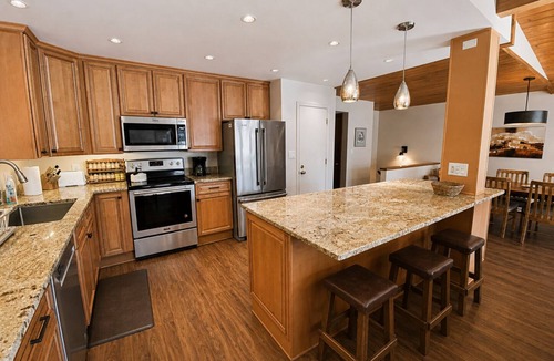 Purgatory House | Townhome just a Short Walk to Slopes at Purgatory Ski Resort, WiFi, Grill