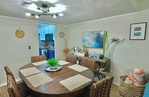 College Park House | Townhome w Balcony, Workspace, Game room -Perfect for Work and Student Travelers