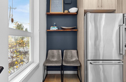 West Seattle House | Townhome w/Rooftop Deck-Heated Floors-15 min FIFA-Walk 2 Restaurants/Bars.