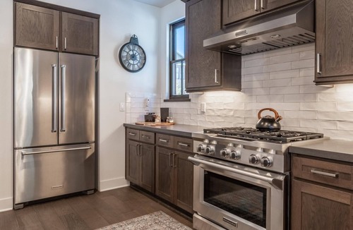 Mammoth Lakes House | Townhome with Private Deck! Mountain Views! Fireplace!